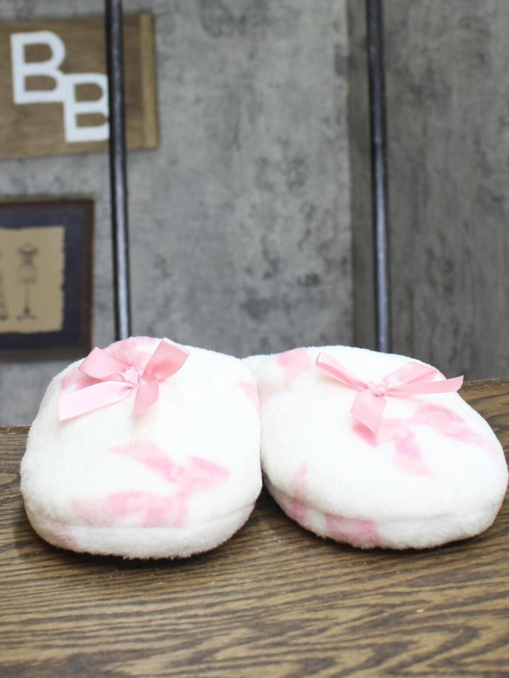 Max & Olivia Girls Slip On Slippers White / Pinkq L/XL - Picture 3 of 6